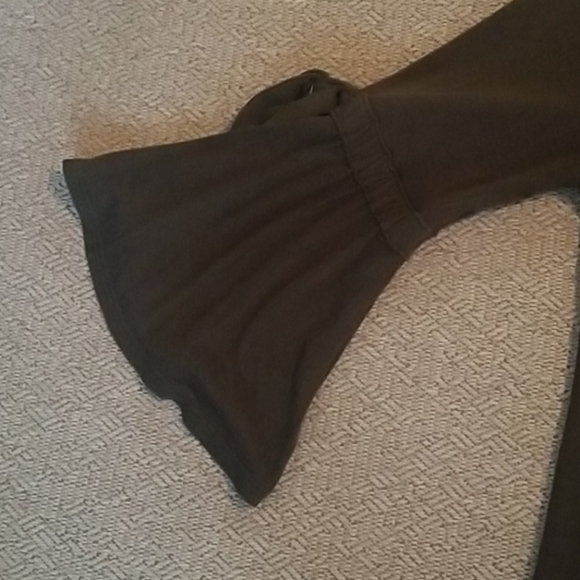 Top - Picture 2 of 4